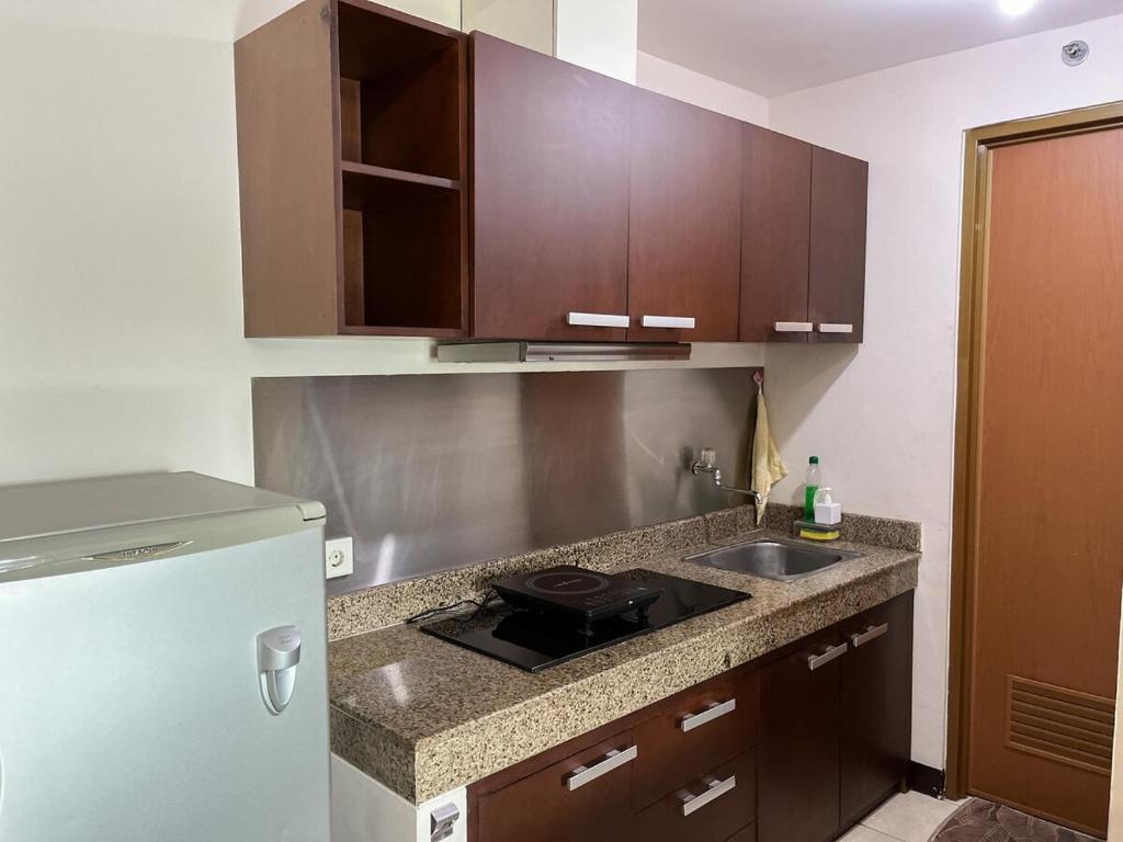 9th floor 2BR 1BA Galeri Ciumbuleuit Apartment 1