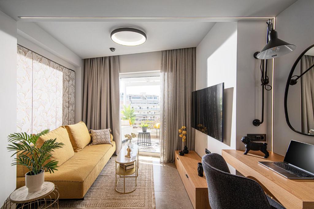 1878 West, Heráklion