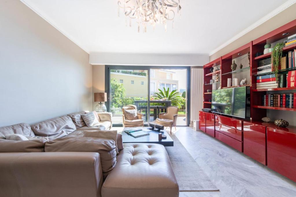 3-Br Apartment with Private Pool & Sea View - 5