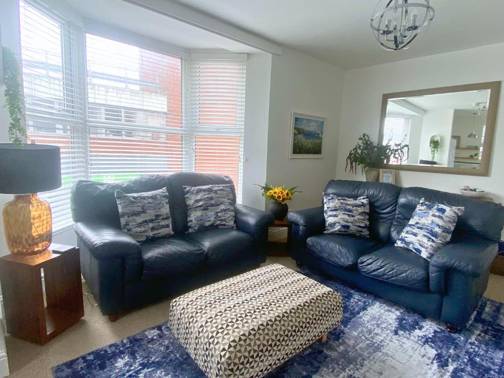 Percy House, 2 Bedroom, 4 Bed Flat Near Beach, Porthcawl Town Centre, Porthcawl