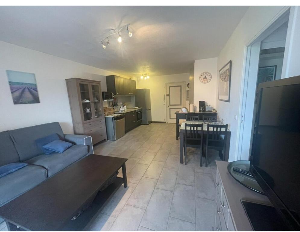 Confort, à la mer, tout à pied !, Six-Fours-les-Plages