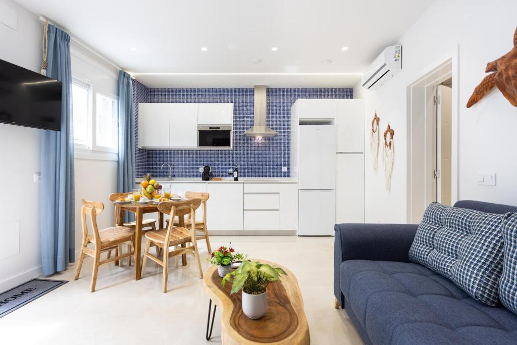 La Tortuga Azul A, Puerto de la Cruz