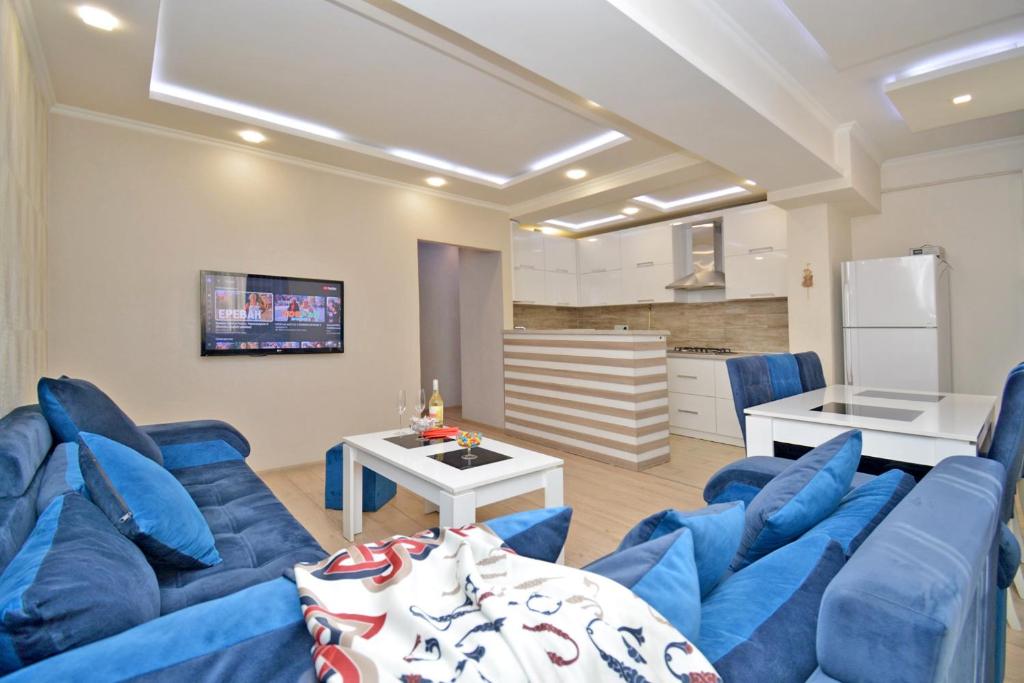 Griboedov 11, Jerevan