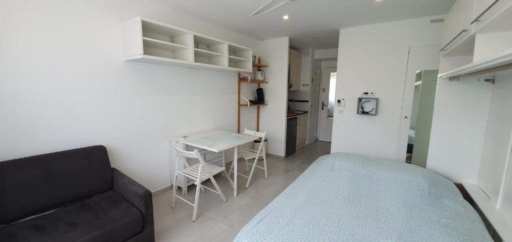 Studio charmant à Villeneuve-Loubet, 19 m², Climatisation - 1