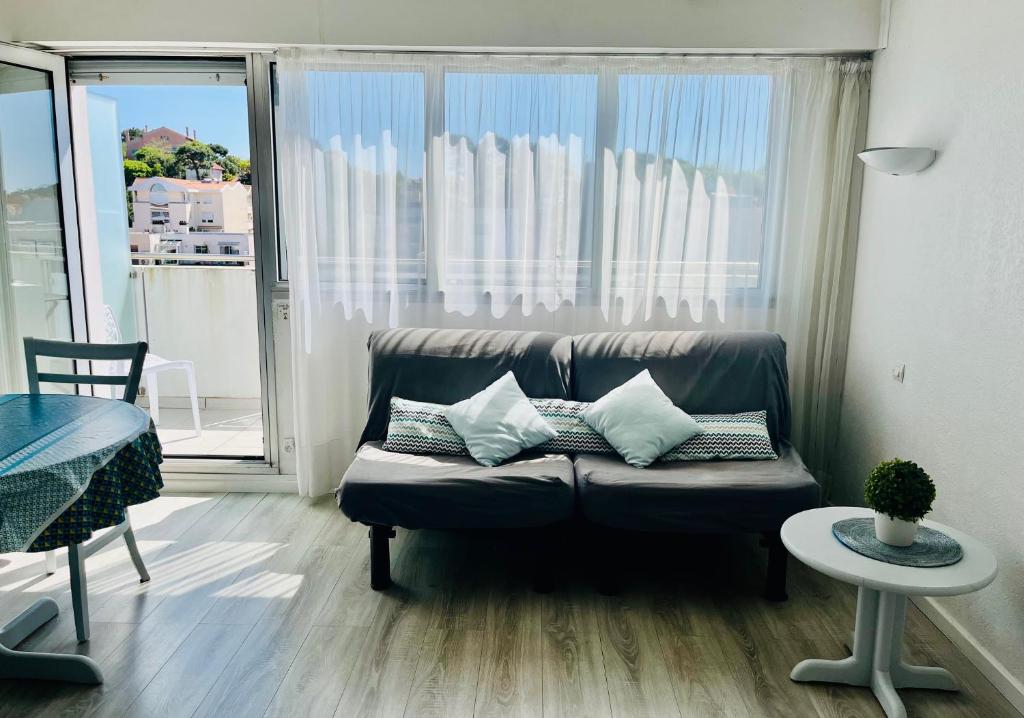 APPART 4 PERS. BALCON & PARKING - PLAGE & COMMERCES - 5
