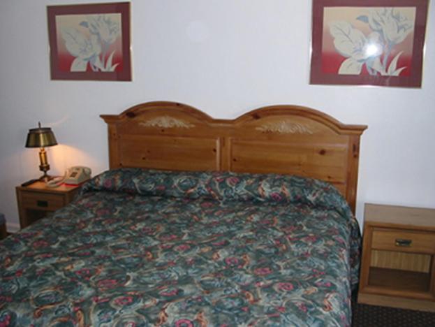Red Carpet Inn & Suites Morgantown photo