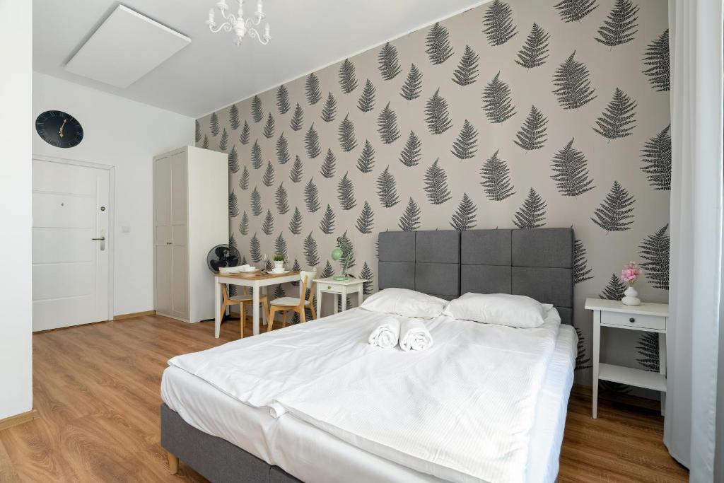 Cosy Studios Very Berry in Poznań Close to the Park by Noclegi Renters, Poznaň