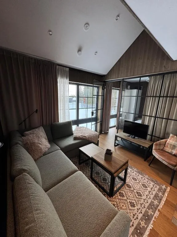 Lindvallen Ski Resort Pool and Padel - Sauna - 6 Guests，位于萨伦的酒店