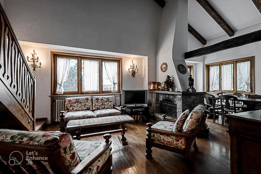 Luxury Apartment- Stunning Mountain View - 1