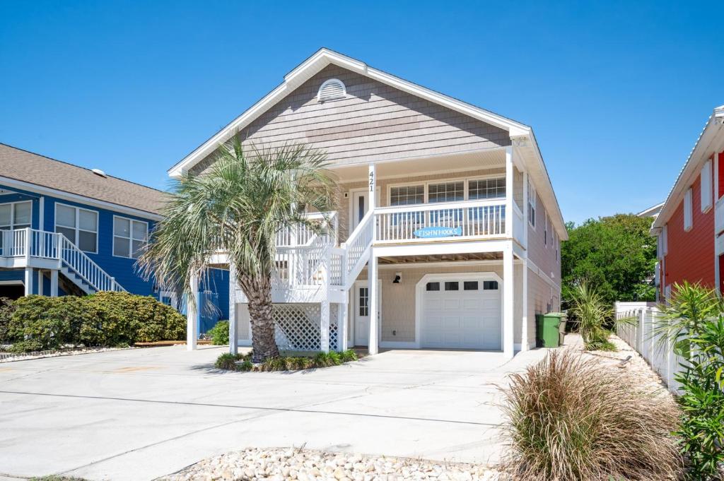 Fully Remodeled Private Home - Fish N Hooks, Kure Beach
