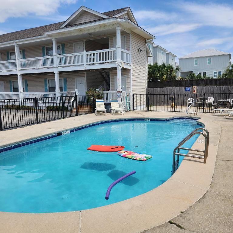 Condo in Gulf Shores King Suite, Gulf Shores