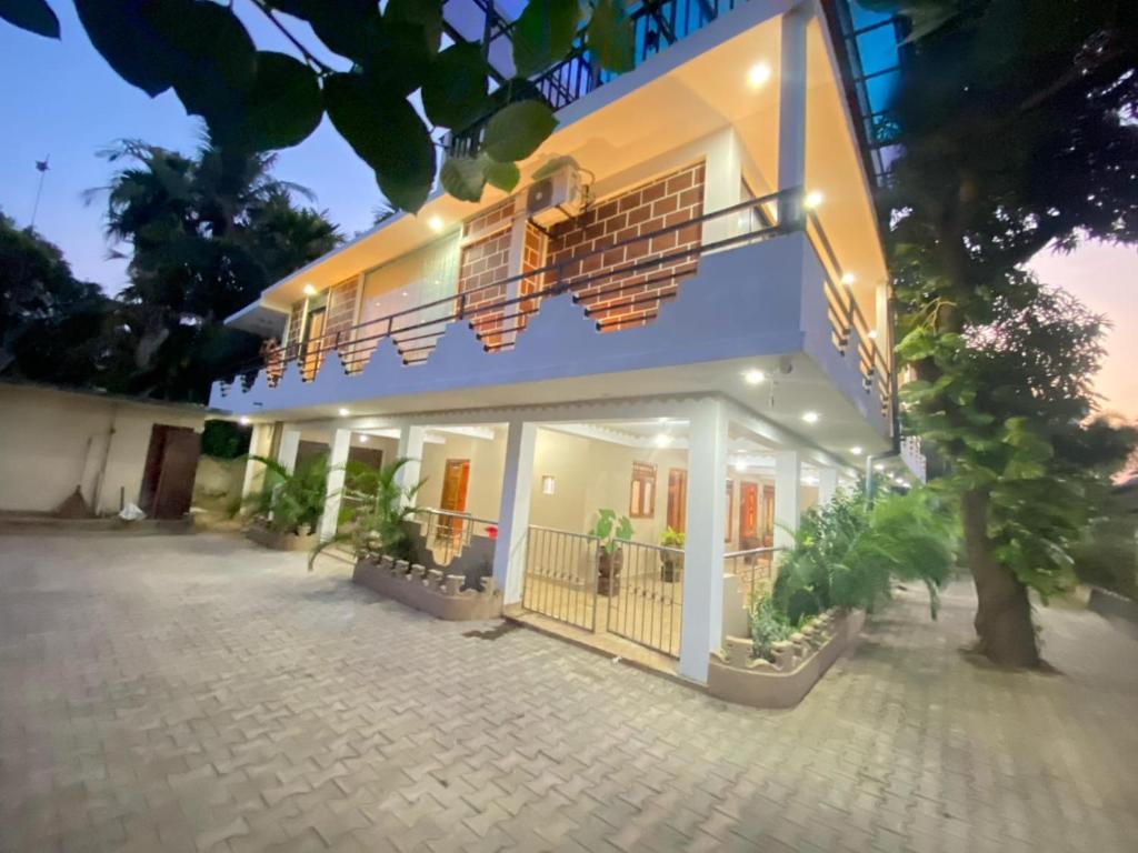 Meraathanam, Jápané