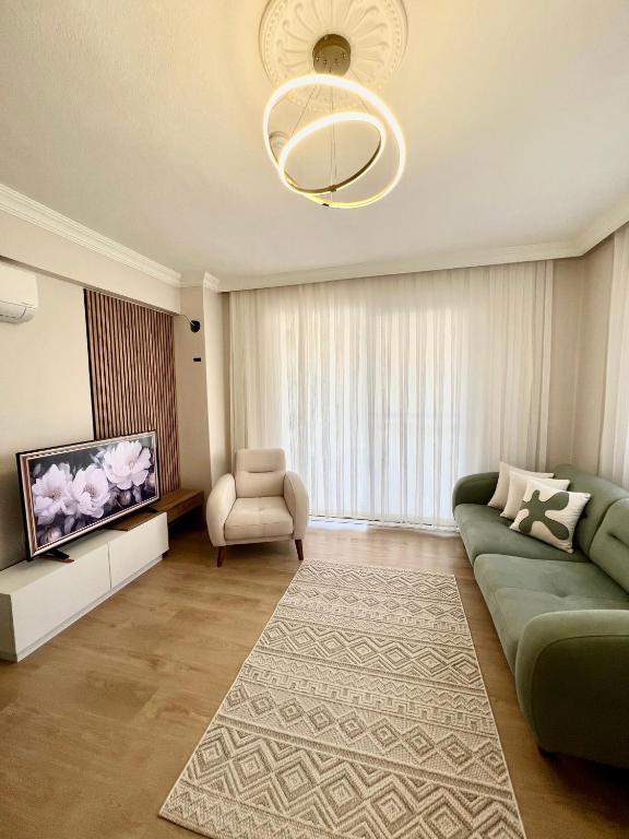 Comfy Apartment with Garden, Family Friendly in Fethiye, Fethiye