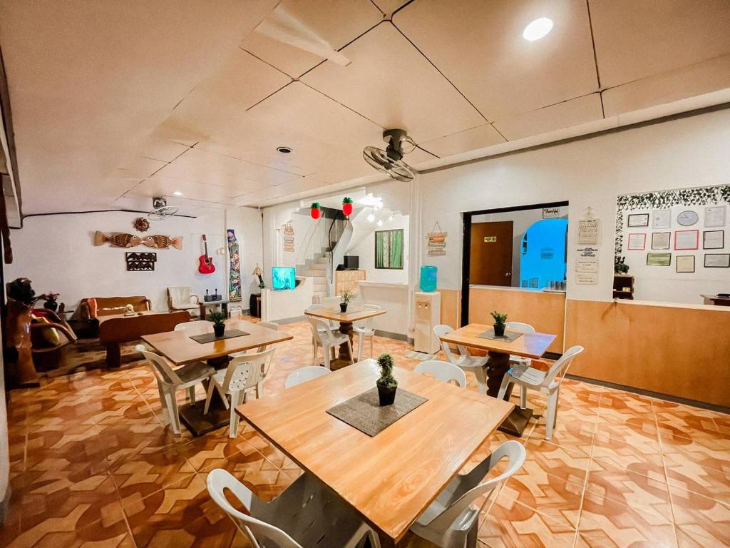 マリオズ トラベラーズ イン (Mario's Travellers Inn)