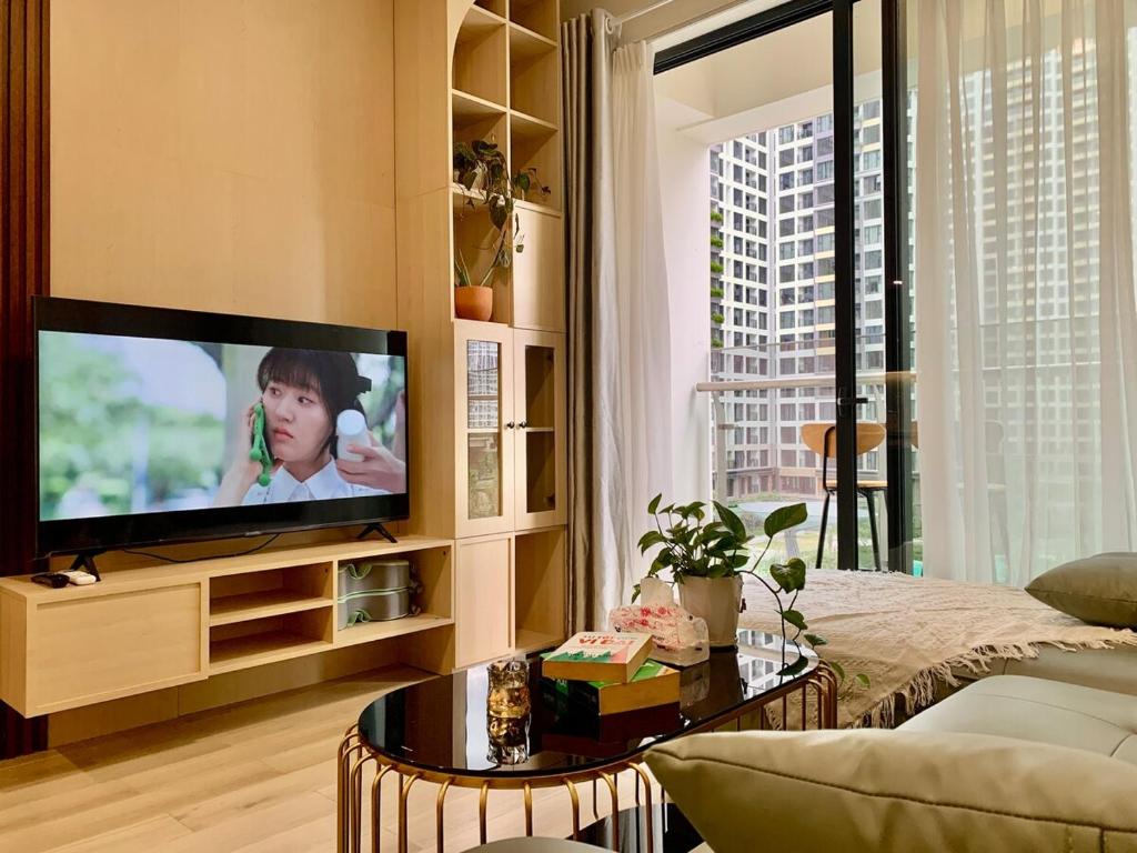 Lumiere 2BR view Garden Pool with Free Gym Swimming, Gò Công