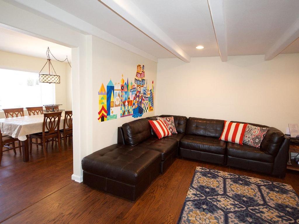 F-30 Small World, Anaheim