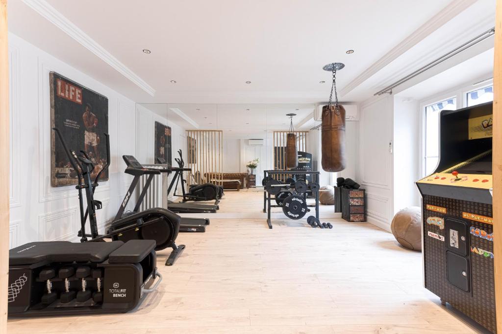 Gatsby Chic & Elegance & Billiards & Fitness & Luxury - 4