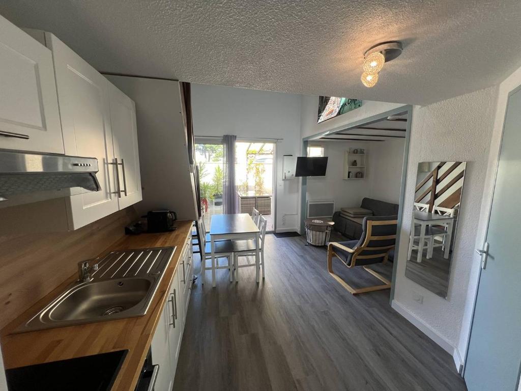 DELPHEAPOLIS Joli T2 mezzanine climatisé Richelieu Cap d'Agde - 4