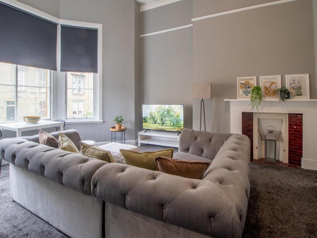 Pass the Keys West End Wonder, Glasgow