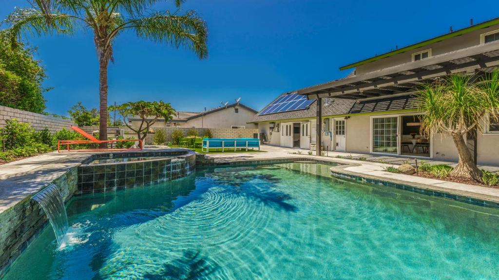 F-51 Orangewood, Anaheim