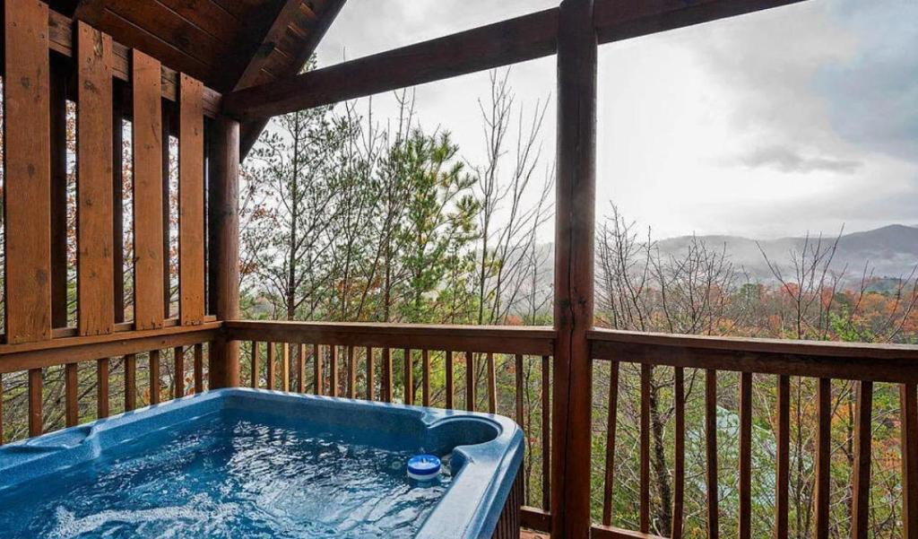 Above the Pines, Pigeon Forge