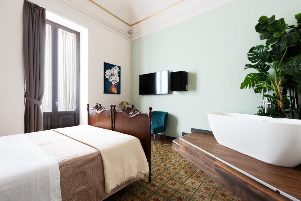 Holiday Lux Boutique Room - 1