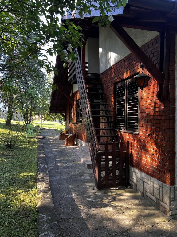 Ostojino osoje, Šarani