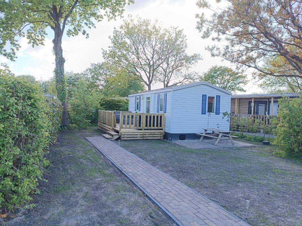 BJ Chalets - Simonsgat 40 - Vakantiepark Lauwersoog- Chalet aan SPEELTUIN, Lauwersoog