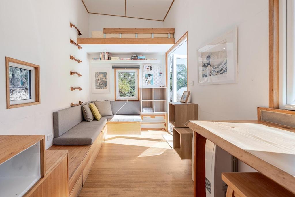 Off grid Tiny House in the bush, 5min from town, Daylesford