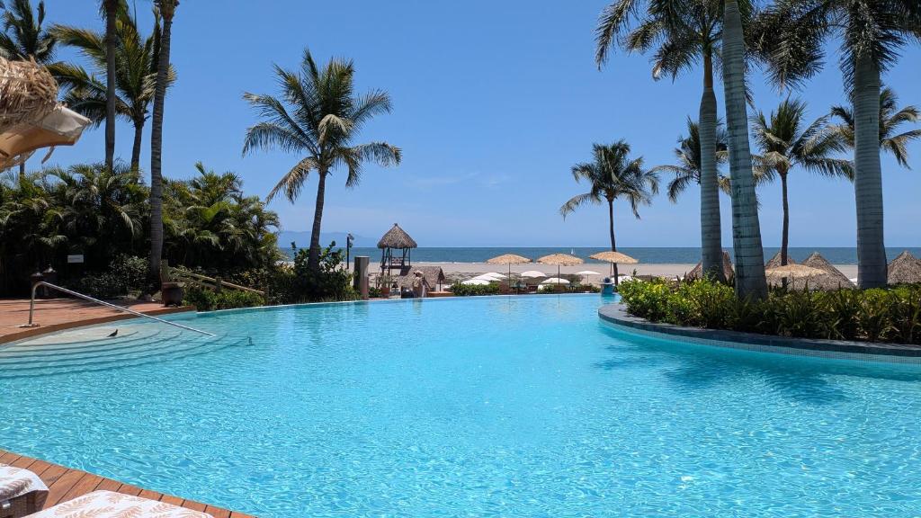 Luxury condominium by the beach, Nuevo Vallarta