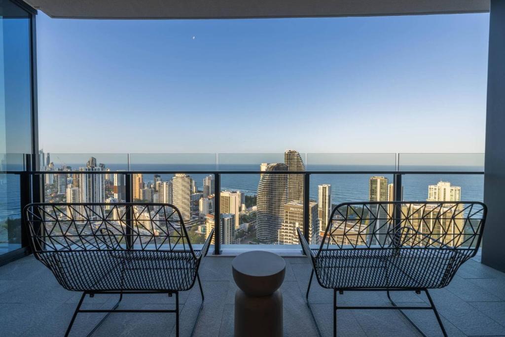 Star above, Ocean Beyond - Lv 43 Luxury Apartment with Panoramic View on The Star Casino Broadbeach, Gold Coast