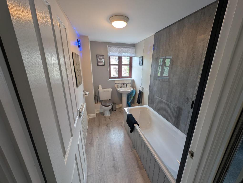Purdie Close Holiday Let photo 4
