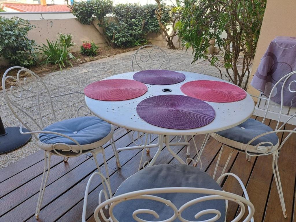 Charmant appart 2 chambres proche plage - WIFI - Animaux acceptés - FR-1-323-453 - 1