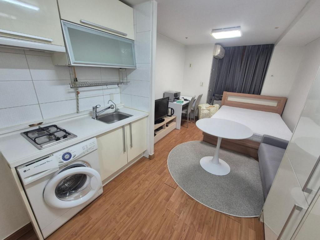 2-2609 #Gangnam Stn, 5-min #Yeoksam Stn, 3-min #OTT #Concierge Gangnam Managed, Soul