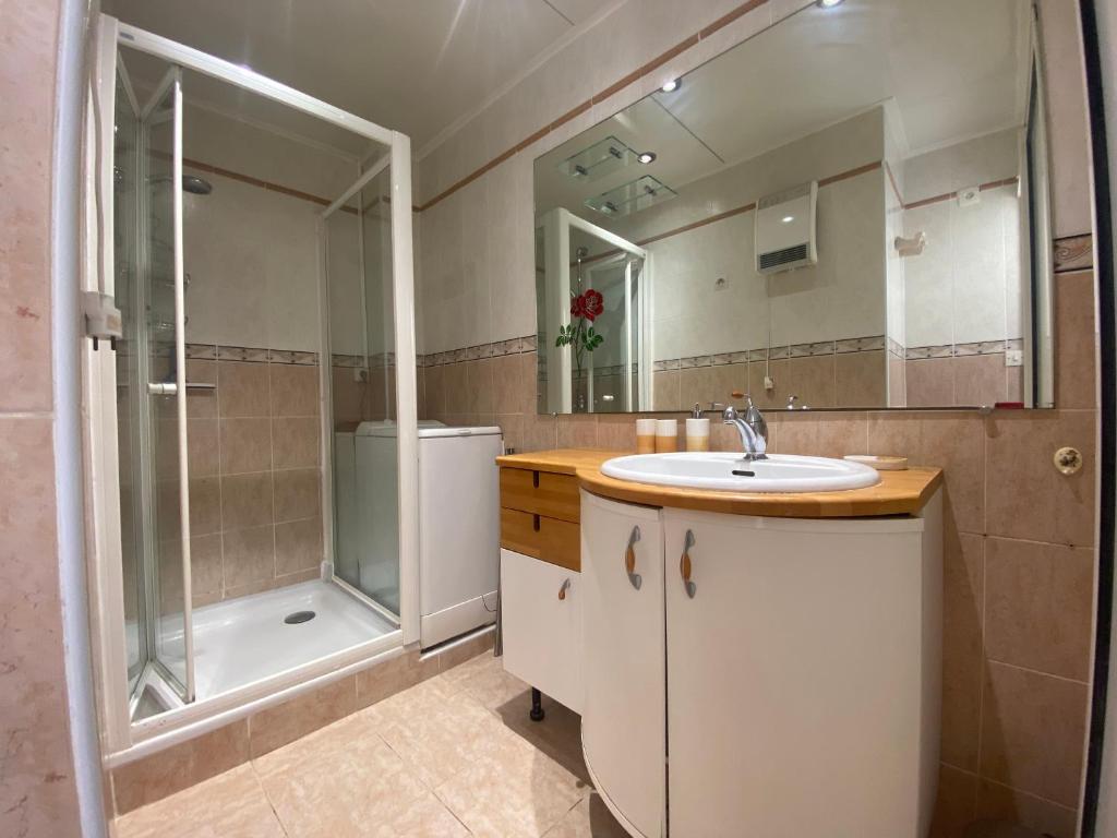 PORT CAMARGUE – BEL APPARTEMENT CLIMATISÉ AVEC VUE MER, TERRASSE PARKING – 4 PERSONNES - 5