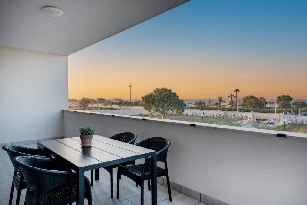 Pausa Mare Outside, Torre a Mare