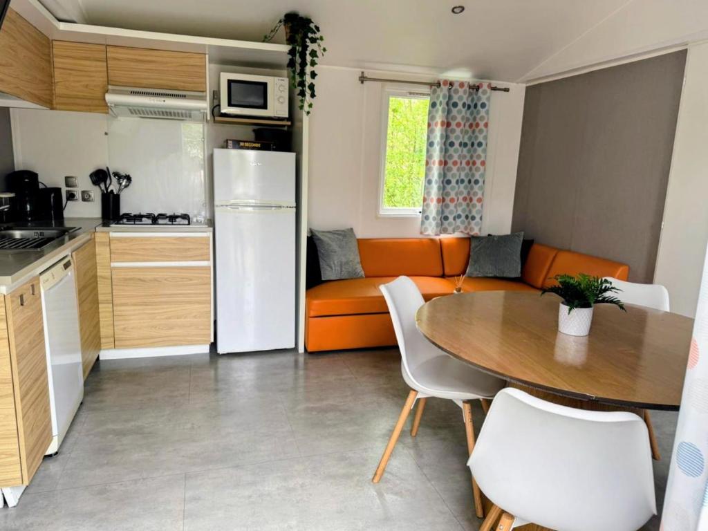 Modern 6P Tiny SolHouse 6 - Near Groningen, Kropswolde