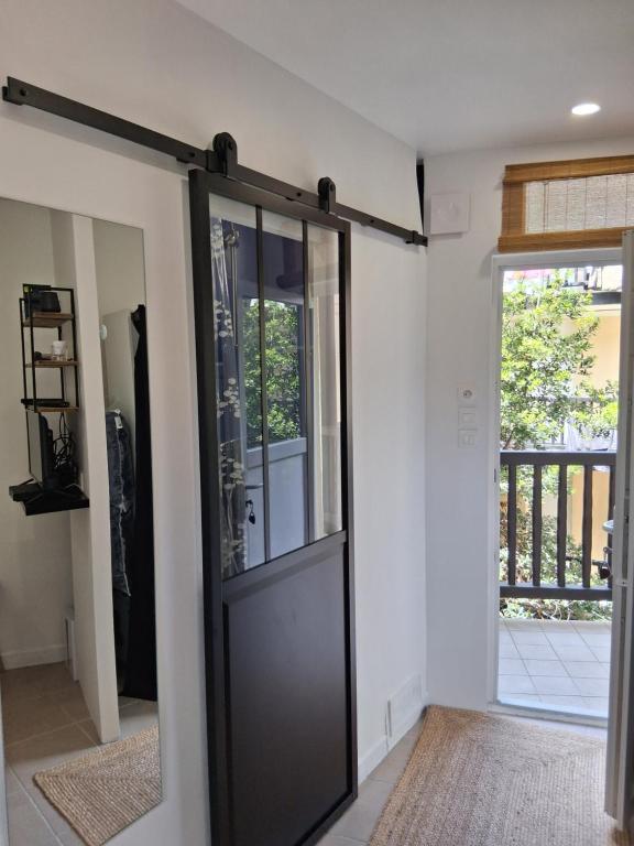 Studio dans une tour mythique à port grimaud - 5