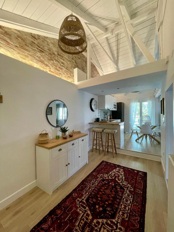 Plane Tree House, Próti