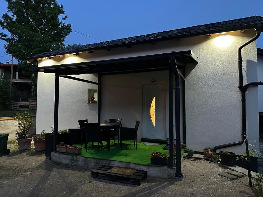 Small House Apartment - 5
