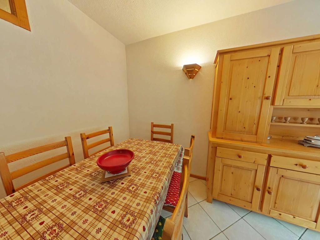 Appartement cosy 2 pièces, 6 couchages, animaux acceptés, casier à skis, centre proche - FR-1-241-193 - 3