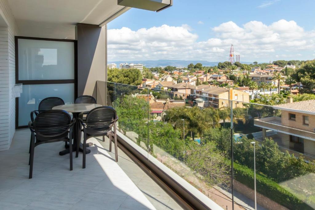 Golden Avenida Family Suites 4 Sup — Hotel rooms in Salou, Catalonia
