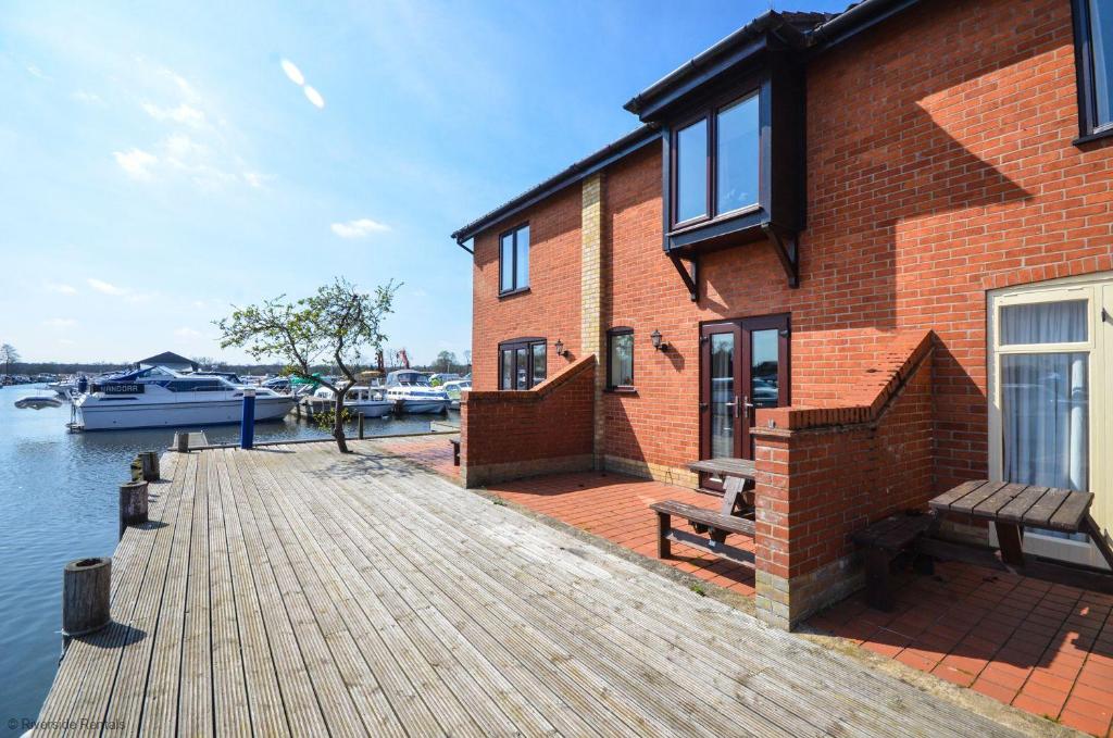 Bluebell Lodge, Horning