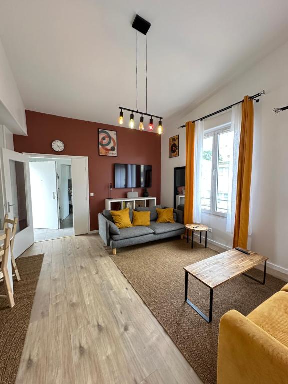 Elegant 2 Bedroom Apartment with Free Parking Paris St-Denis by Immo Kit BNB - 5