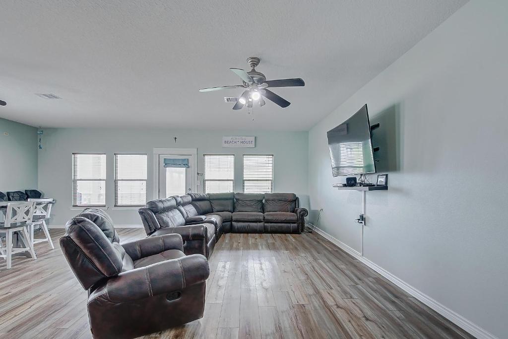 A Son of a Sol by Bolivar Escapes, Crystal Beach