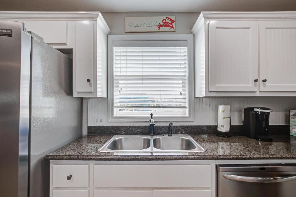 Beachy Gem by Bolivar Escapes, Crystal Beach