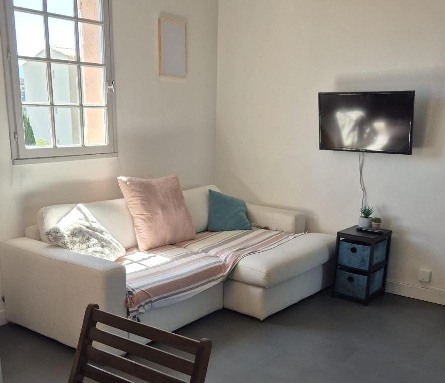 Beautiful studio with balcony - near city center, La Croix-Valmer