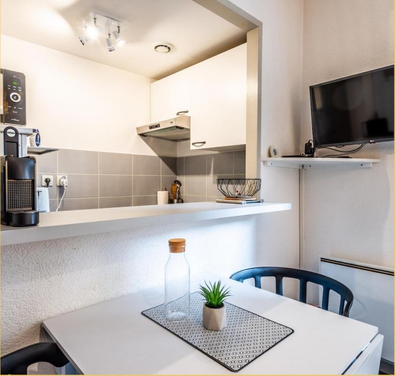 T2 centre ville, 150m du lac, parking - Thermes - 2