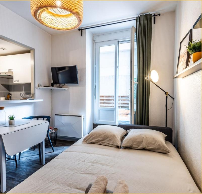 T2 centre ville, 150m du lac, parking - Thermes - 3