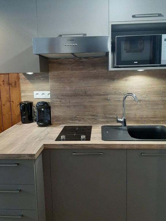 Kitchen, Grand Studio 25 m2, lumineux, central, vue Mont-Blanc in Chamonix-Mont-Blanc